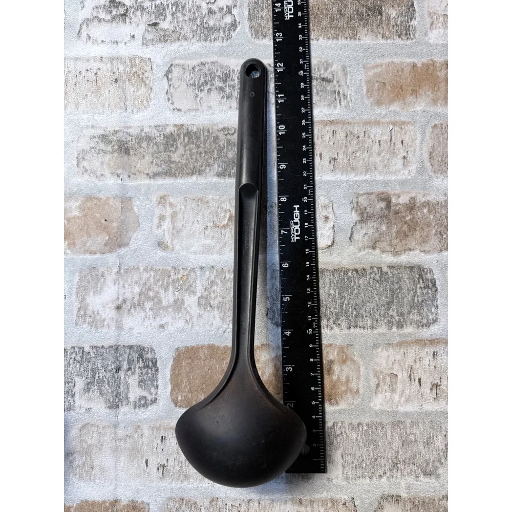 Tupperware Black Soup Ladle Kitchen Utensil 1316-4 Long‎ Handle Serving Spoon